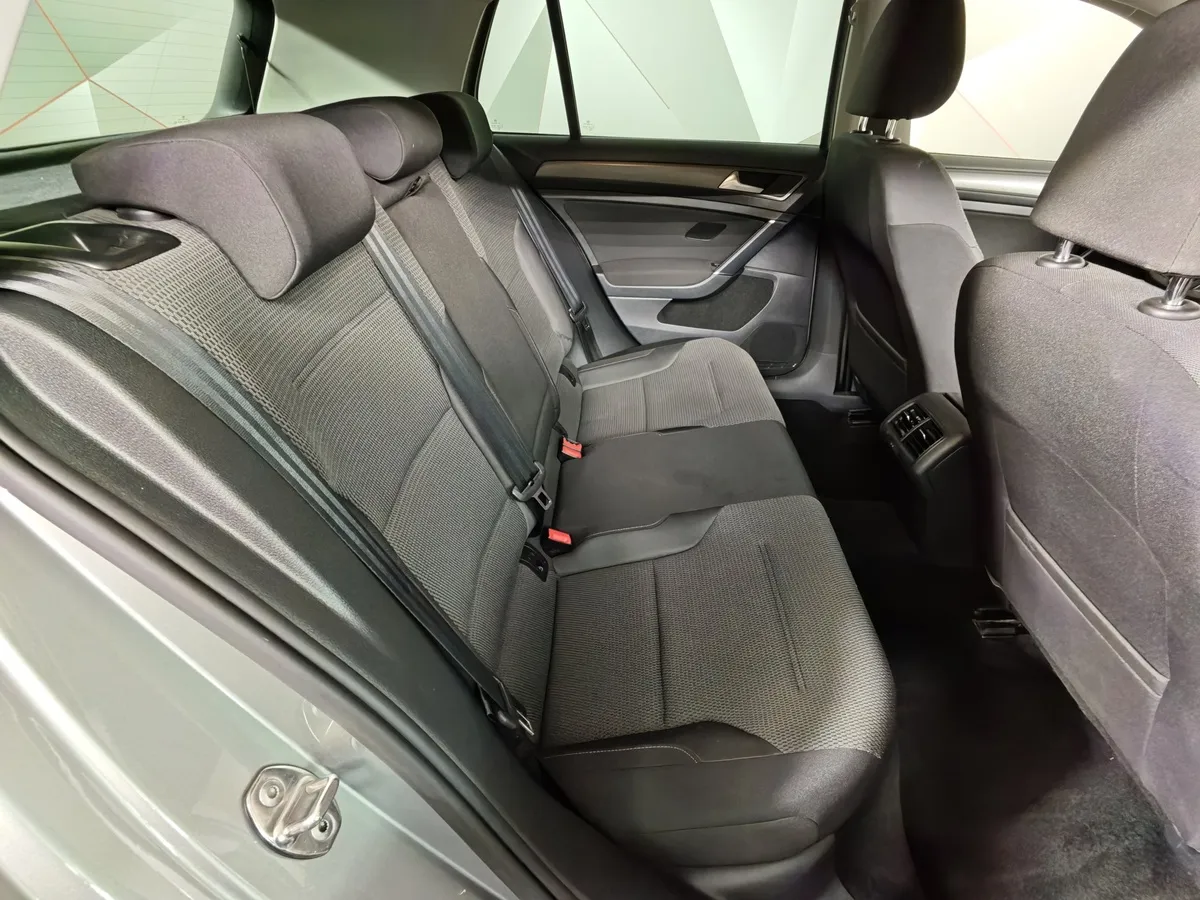 Volkswagen Golf 1.4 TSI BlueMotion DSG (122 л.с.) Comfortline Серебристый в АВИЛОН. Слайд №16