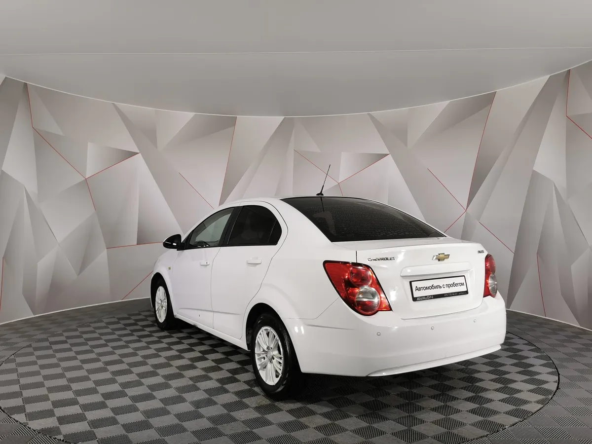 Chevrolet Aveo 1.6 AT (115 л.с.) Белый в АВИЛОН. Слайд №4