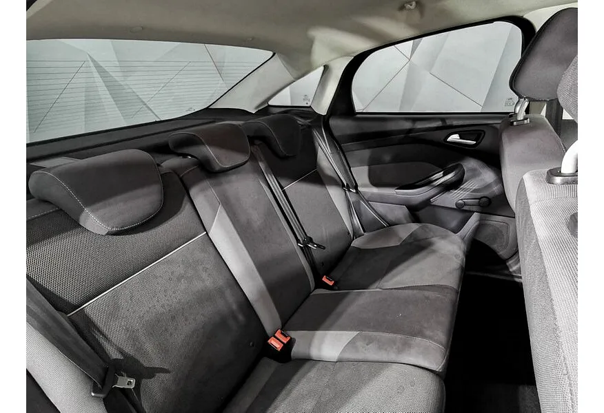 Ford Focus 2.0 PowerShift (150 л.с.) Trend Серебристый в АВИЛОН. Слайд №16