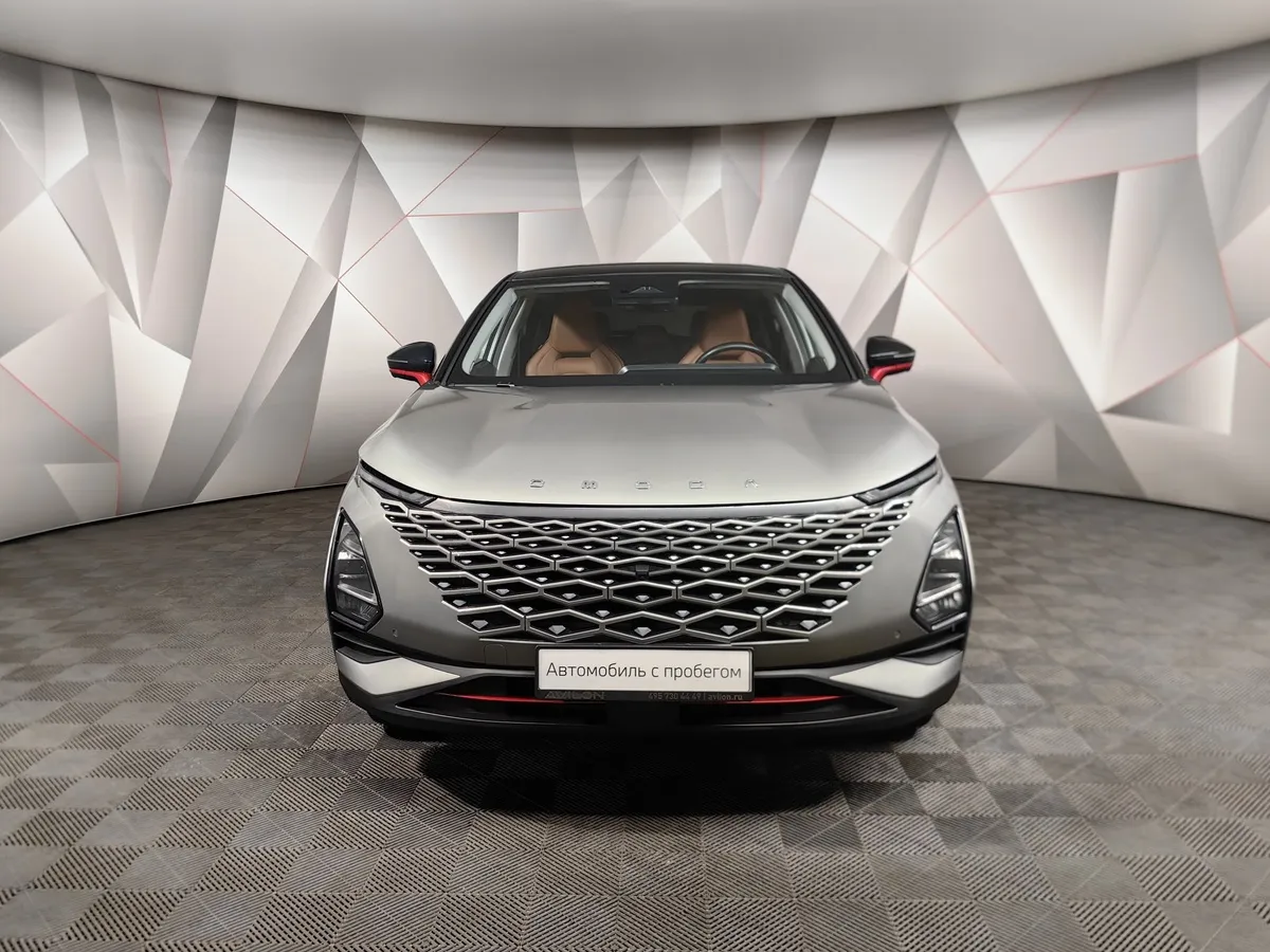 Omoda C5 1.5T CVT (147 л.с.) Ultimate (двухцветный, красные элементы экстерьера) Черный в АВИЛОН. Слайд №7
