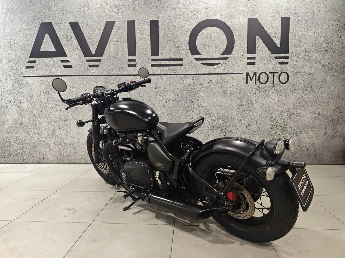 Triumph Bonneville Bobber 1 200 см³ (78 л.с.) (78) 1200 Черный в АВИЛОН. Слайд №4