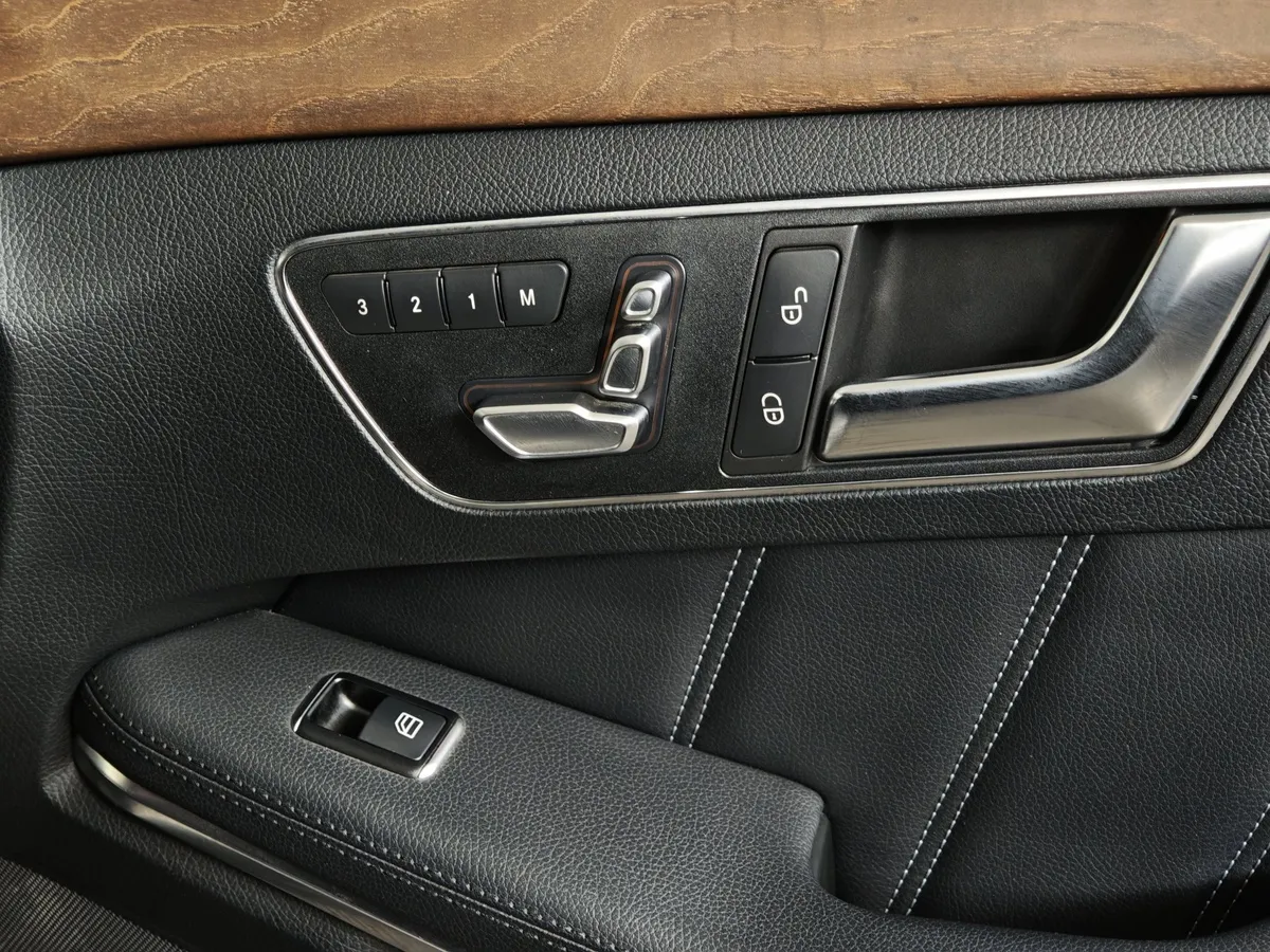 Mercedes-Benz E-Класс E 400 4Matic 7G-Tronic Plus (333 л.с.) Черный в АВИЛОН. Слайд №22