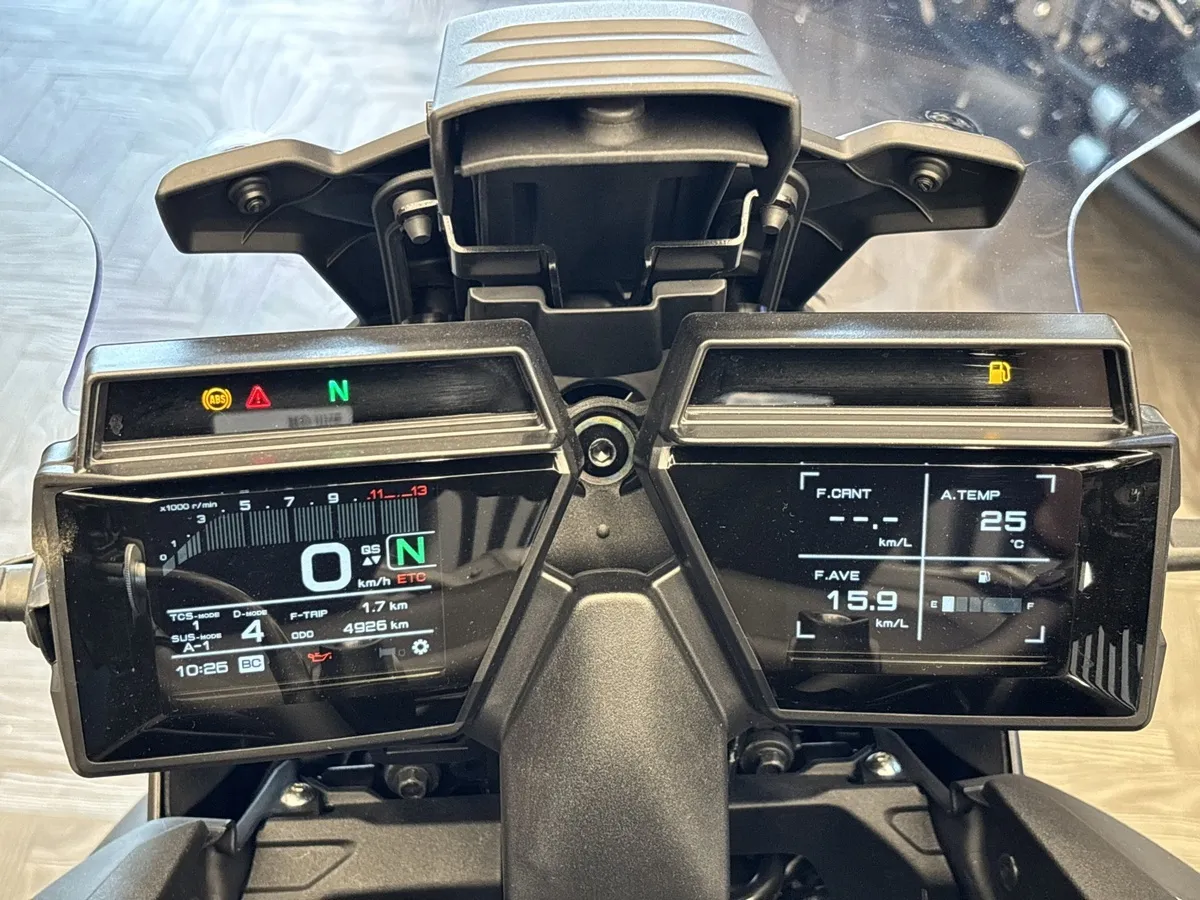 Yamaha Tracer 900 847 см³ (115 л.с.) (115) 847 Серый в АВИЛОН. Слайд №8