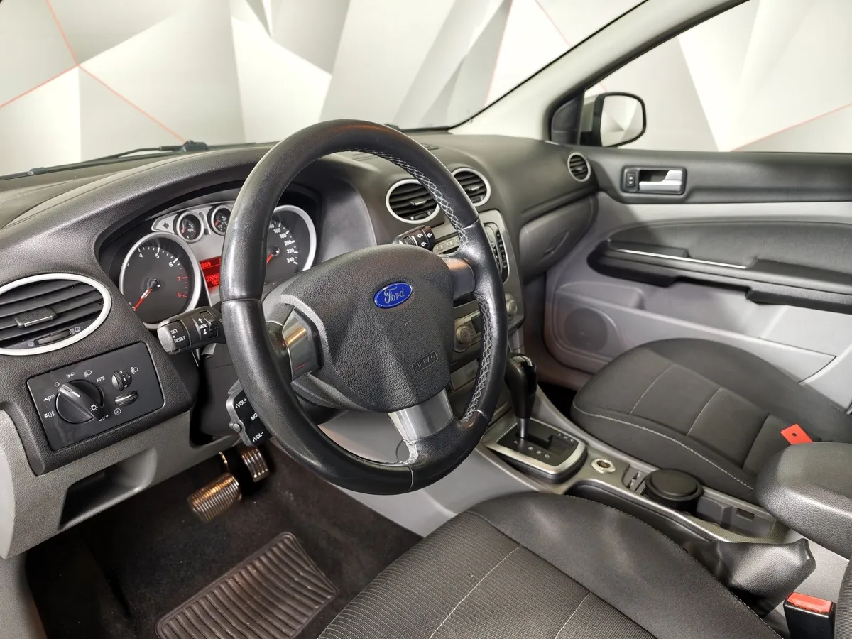 Ford Focus 2.0 AT (145 л.с.) Titanium Серебристый в АВИЛОН. Слайд №19