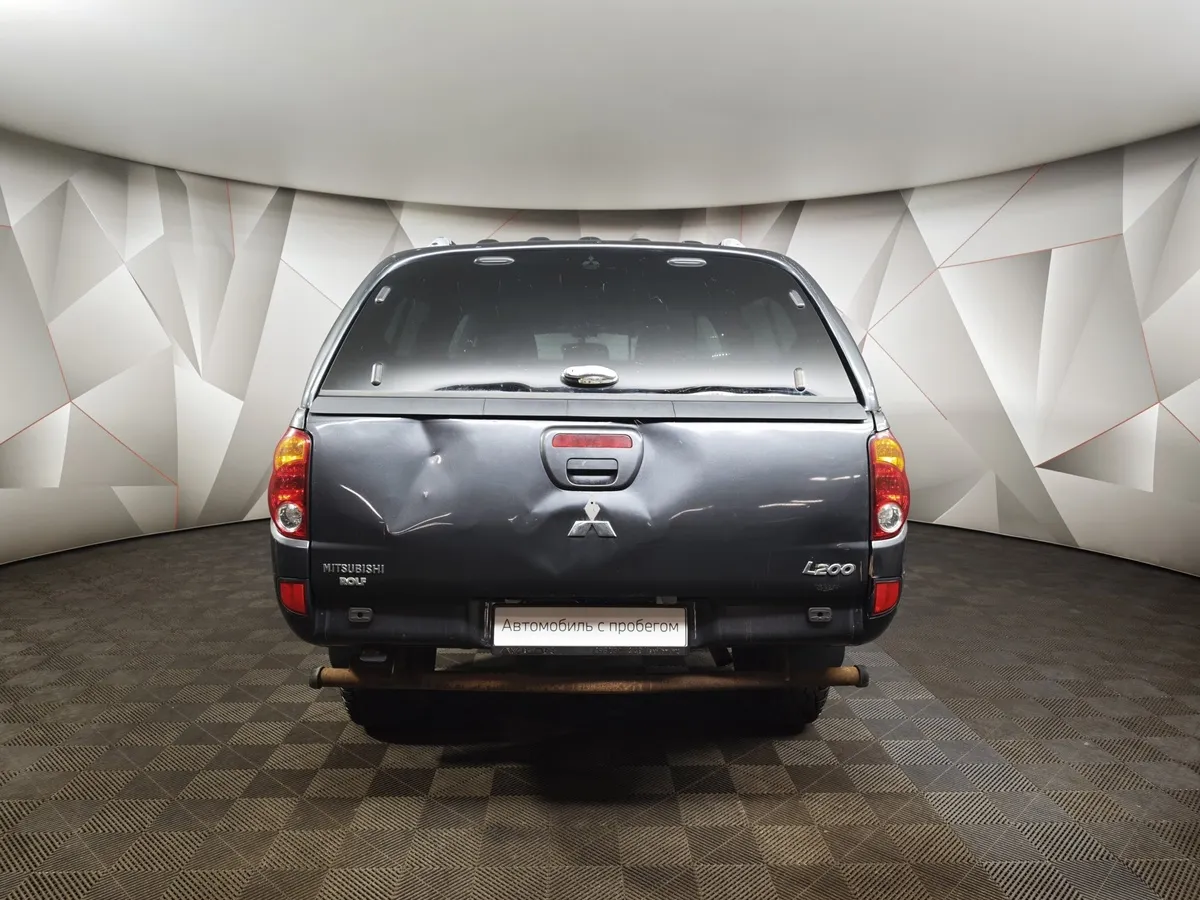 Mitsubishi L200 2.5 DI-D MT 4WD (136 л.с.) Серый в АВИЛОН. Слайд №8