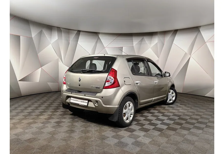 Renault Sandero 1.6 MT (102 л.с.) Бежевый в АВИЛОН. Слайд №2