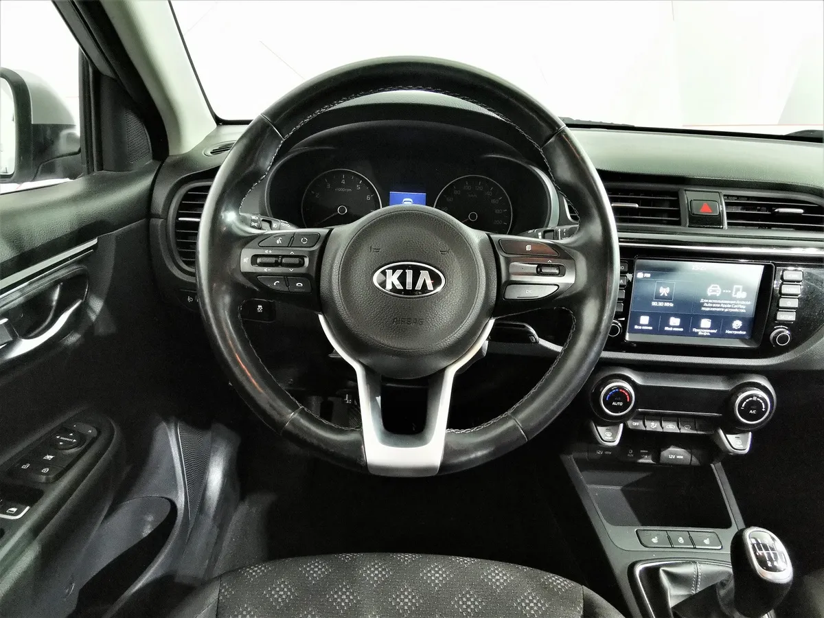 Kia Rio 1.6 MT (123 л.с.) Серебристый в АВИЛОН. Слайд №19