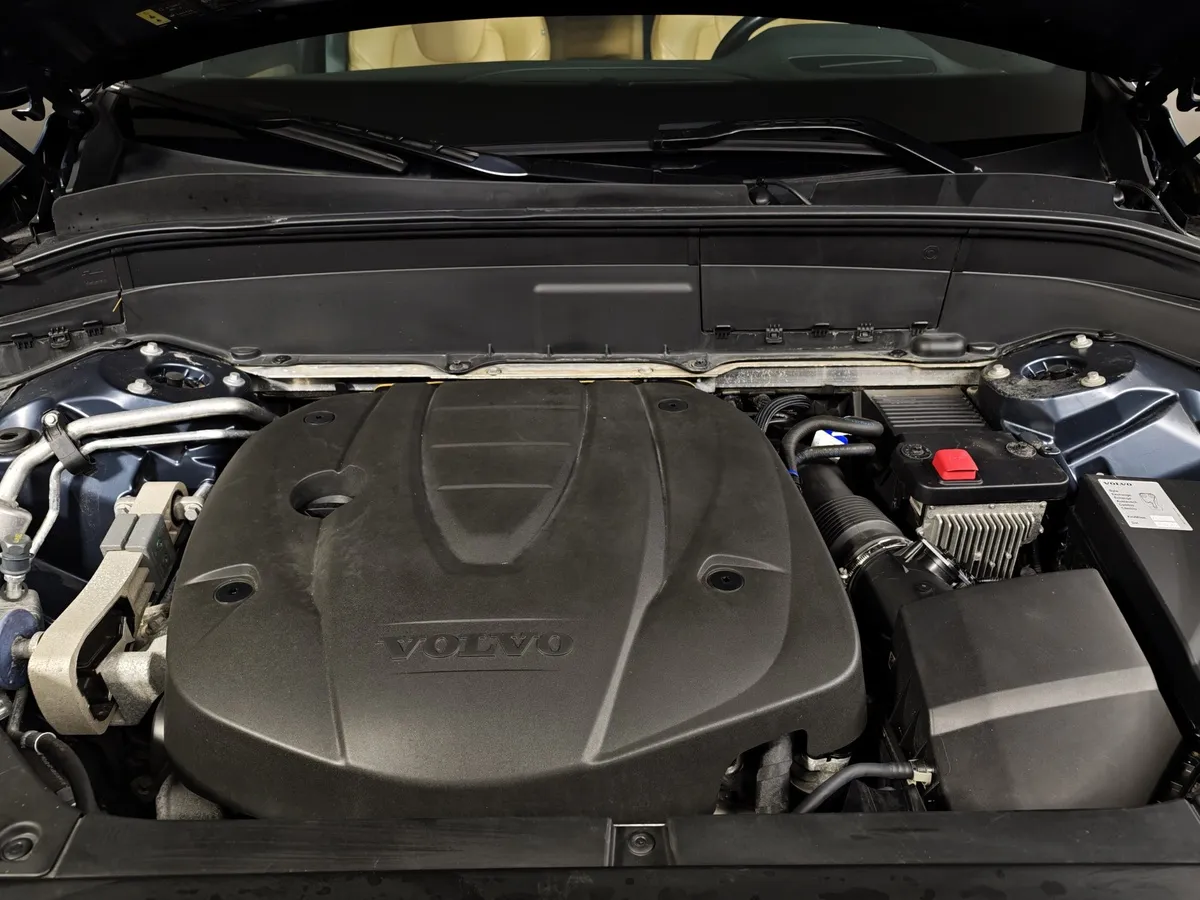 Volvo XC90 2.0 AT AWD D5 (5 мест) (225 л.с.) Inscription Серый в АВИЛОН. Слайд №11