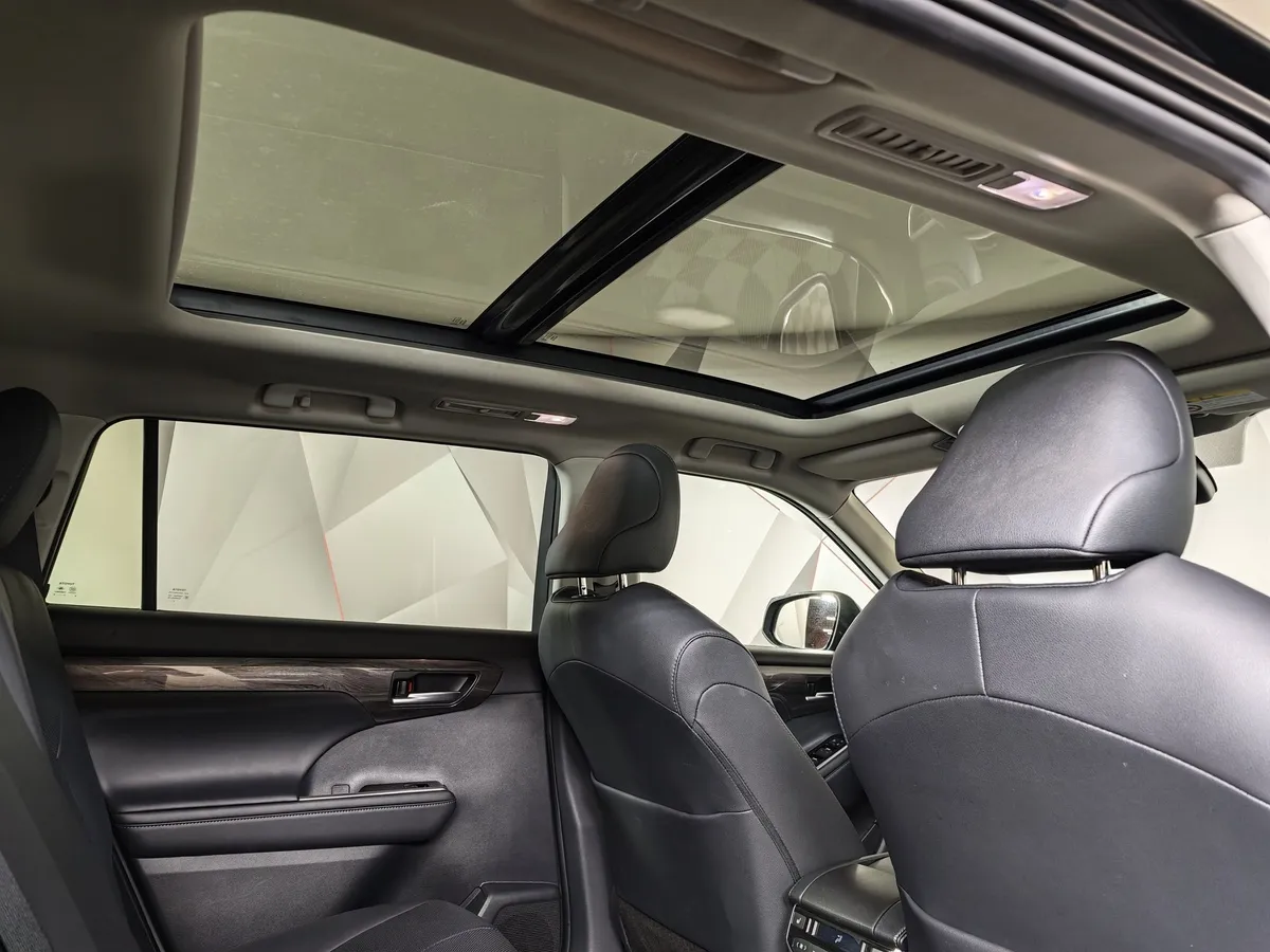 Toyota Highlander 2.0T AT 4WD (248 л.с.) Noble Version Черный в АВИЛОН. Слайд №25