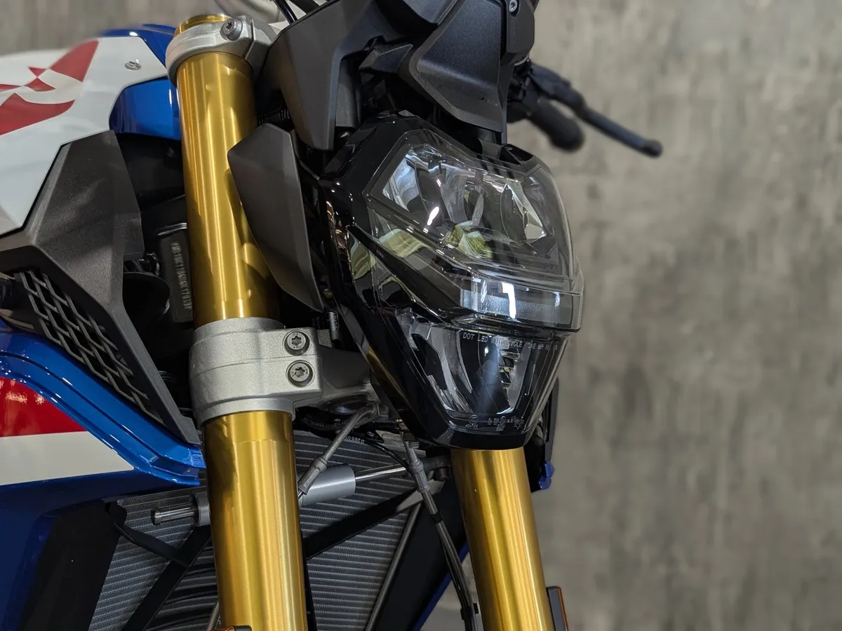 BMW Motorrad F 900 R F 900 R 895 см³ 895 Белый в АВИЛОН. Слайд №5