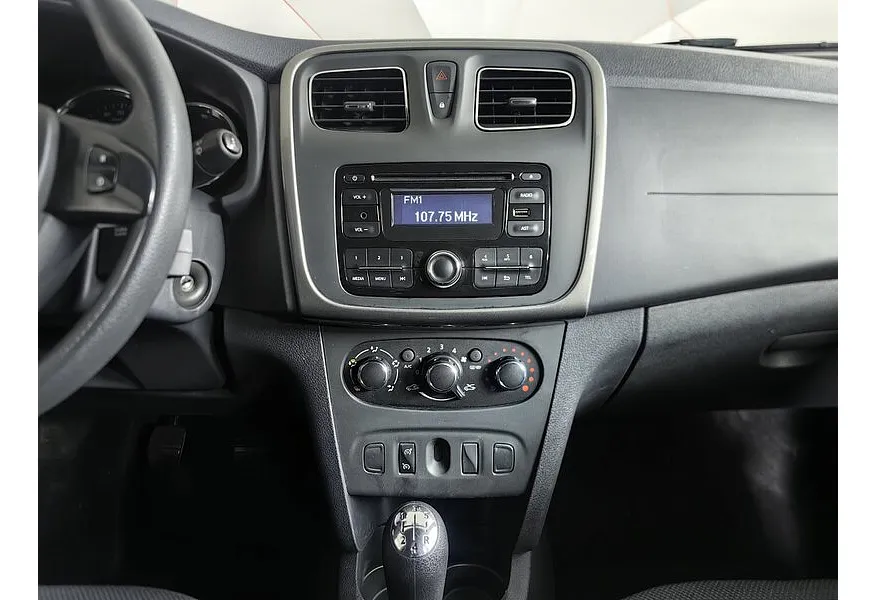АВИЛОН - Renault Sandero 1.6 MT (82 л.с.) Белый - slide 10