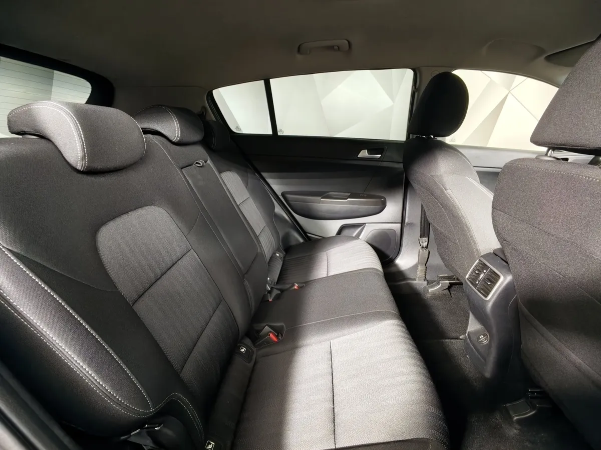 Kia Sportage 2.0 AT (150 л.с.) Comfort Серый в АВИЛОН. Слайд №16