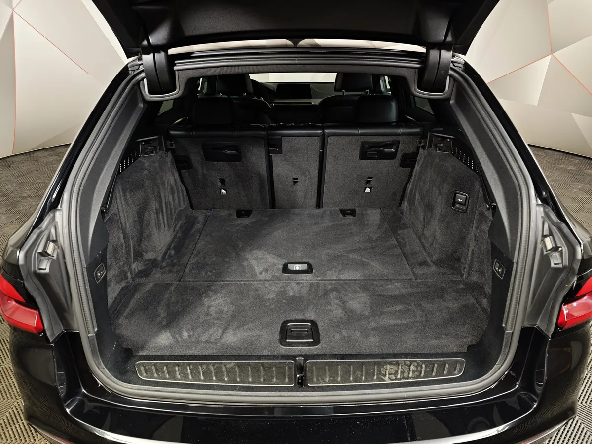 BMW 5 серия M550d xDrive Steptronic (400 л.с.) Черный в АВИЛОН. Слайд №9