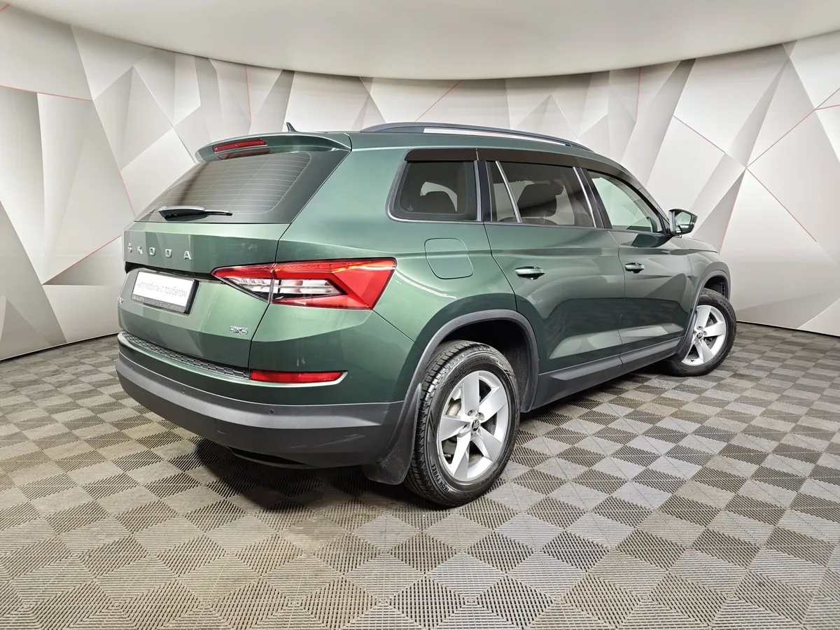 Skoda Kodiaq 1.4 TSI DSG 4X4 (150 л.с.) Зеленый в АВИЛОН. Слайд №2