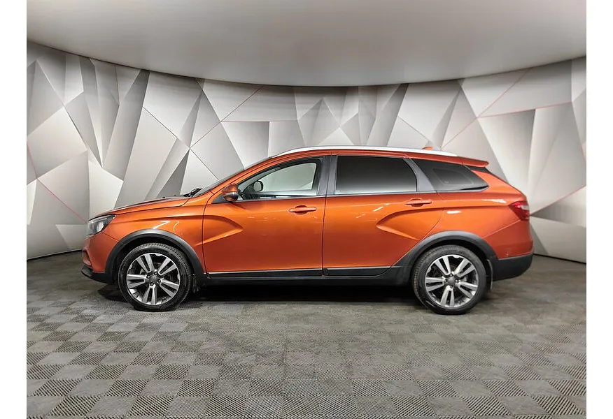 ВАЗ (Lada) Vesta 1.8 MT (122 л.с.) Оранжевый в АВИЛОН. Слайд №5