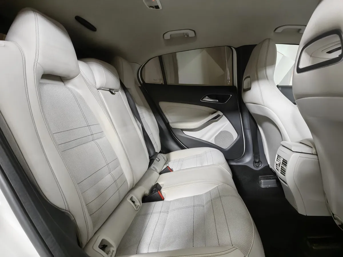 Mercedes-Benz GLA 250 7G-DCT 4MATIC (211 л.с.) Особая серия Белый в АВИЛОН. Слайд №16