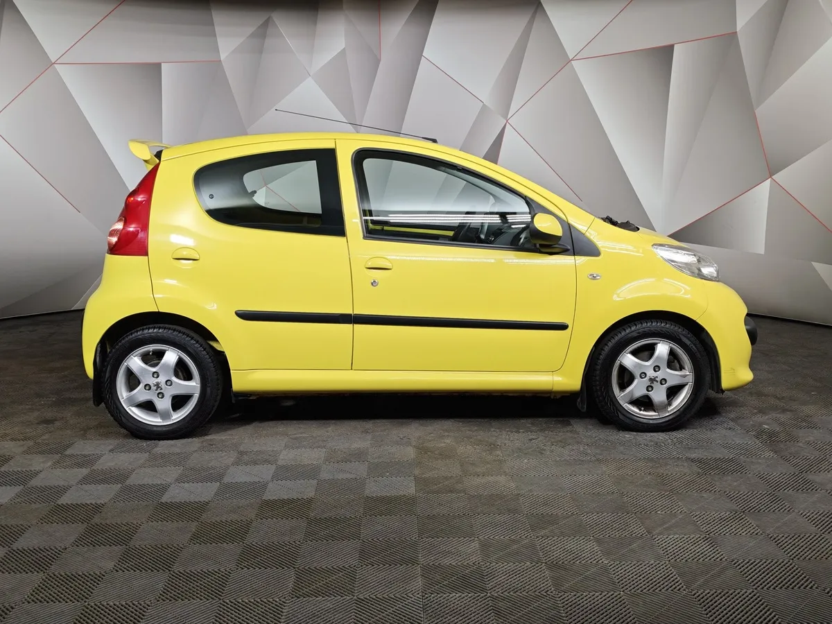 Peugeot 107 1.0 MT (68 л.с.) Active Желтый в АВИЛОН. Слайд №6