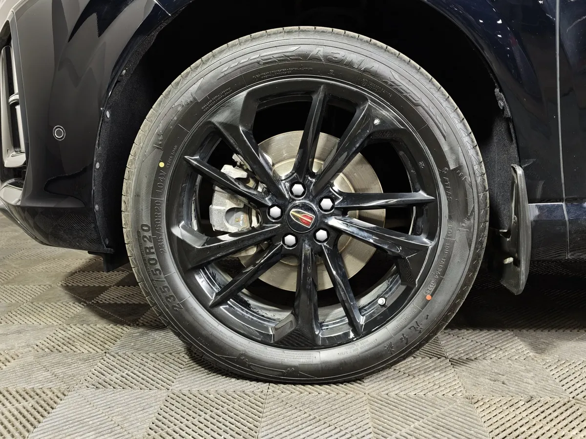 Hongqi HS3 2.0T 8AT 4WD (245 л.с.) Делюкс Черный в АВИЛОН. Слайд №9