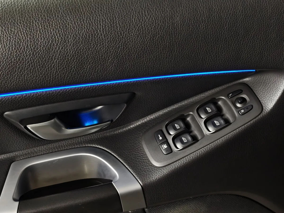 Volvo XC90 2.5 T5 Geartronic AWD (5 мест) (210 л.с.) Коричневый в АВИЛОН. Слайд №21