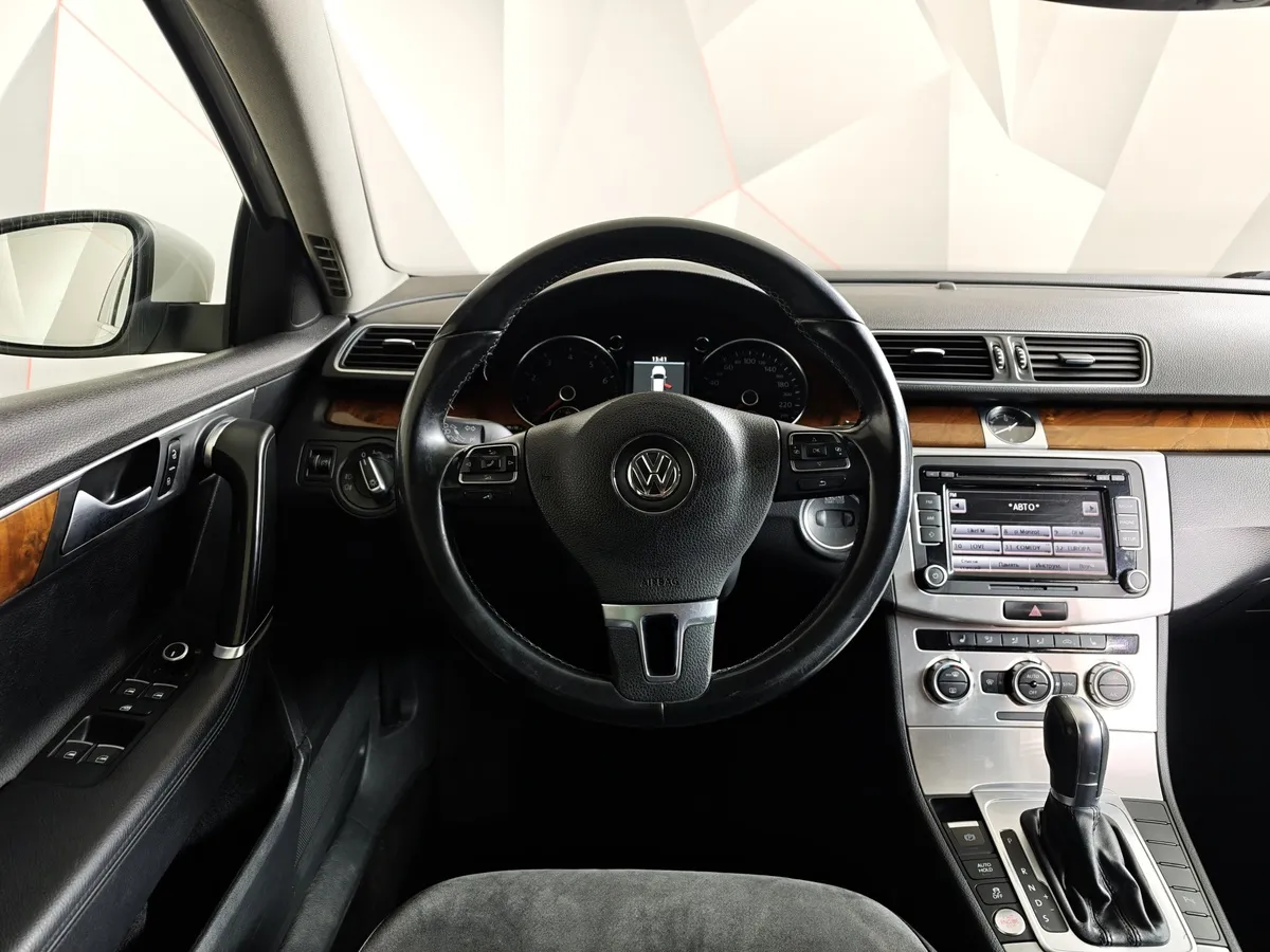 Volkswagen Passat 1.8 TSI DSG (152 л.с.) Comfortline Белый в АВИЛОН. Слайд №19