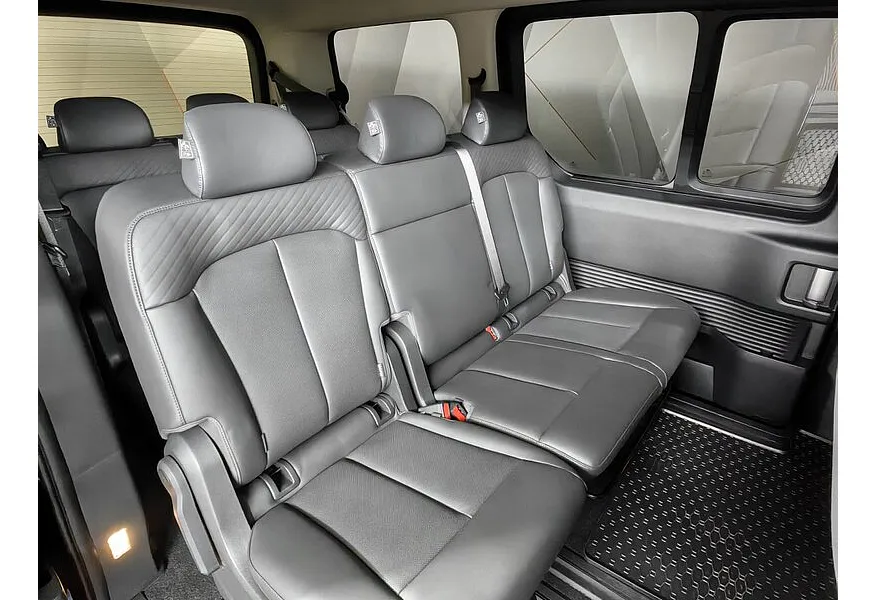 Hyundai Staria 1.6h 6AT 2WD (245 л.с.) Family Черный в АВИЛОН. Слайд №17