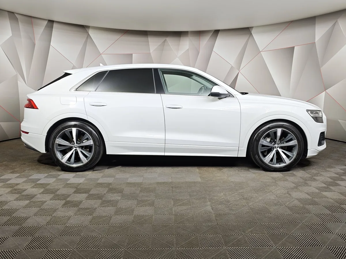Audi Q8 55 TFSI Tiptronic quattro (340 л.с.) Белый в АВИЛОН. Слайд №6