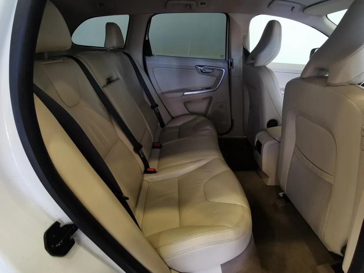 Volvo XC60 2.4 D Geartronic AWD (163 л.с.) Белый в АВИЛОН. Слайд №15