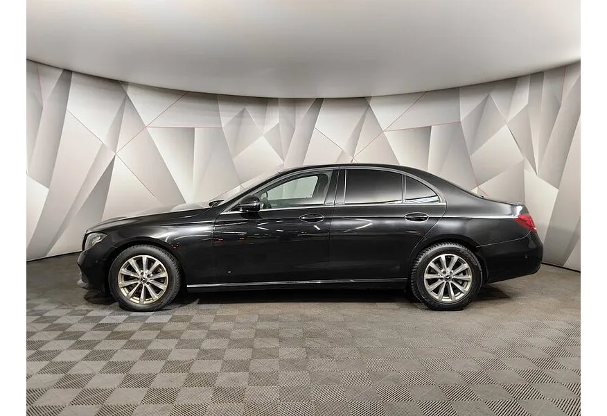 Mercedes-Benz E-Класс E 200 9G-TRONIC (184 л.с.) Premium Черный в АВИЛОН. Слайд №5
