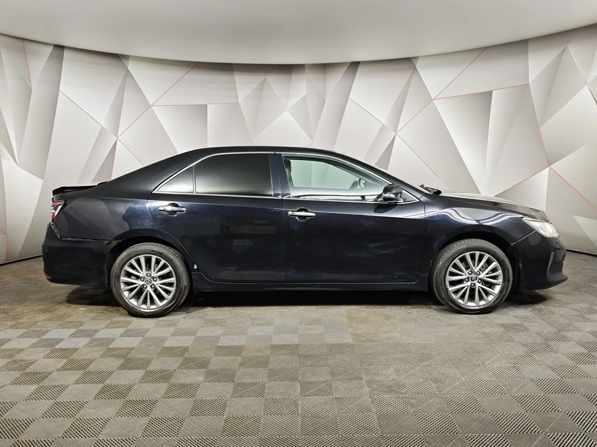 Toyota Camry 2.5 AT (181 л.с.) Черный в АВИЛОН. Слайд №6
