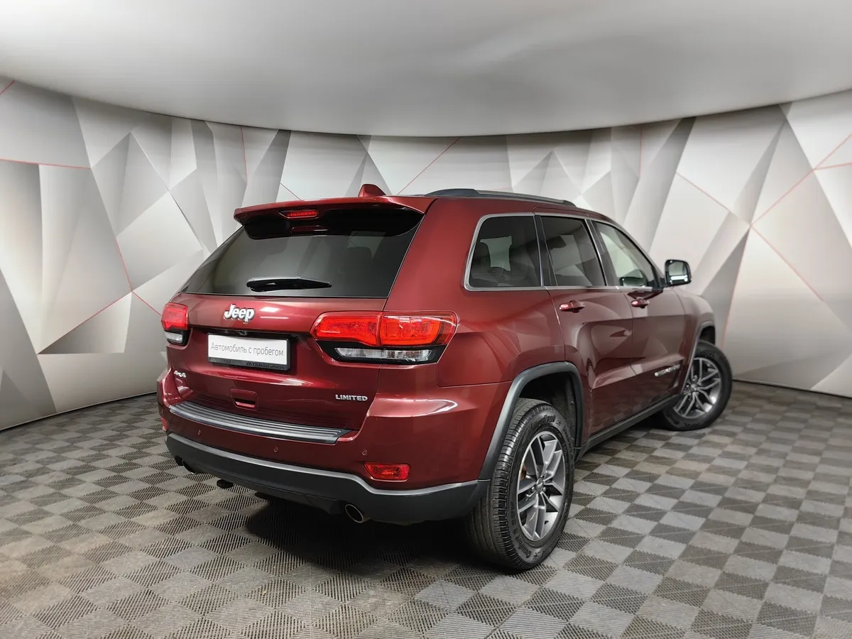 Jeep Grand Cherokee 3.0 AT AWD (238 л.с.) Laredo Красный в АВИЛОН. Слайд №2