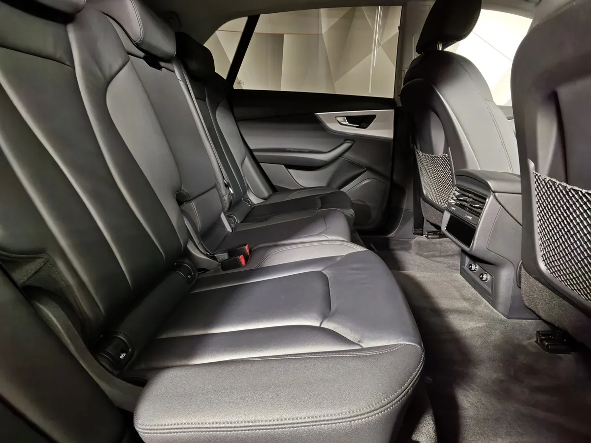 Audi Q8 55 TFSI Tiptronic quattro (340 л.с.) Белый в АВИЛОН. Слайд №16
