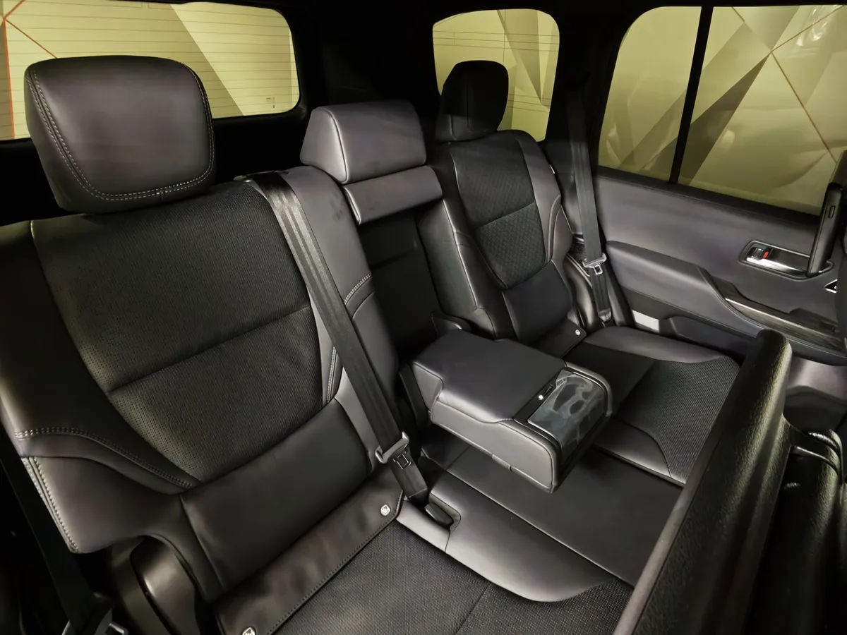 Toyota Land Cruiser 3.5 V6 AT 4WD (415 л.с.) Белый в АВИЛОН. Слайд №17