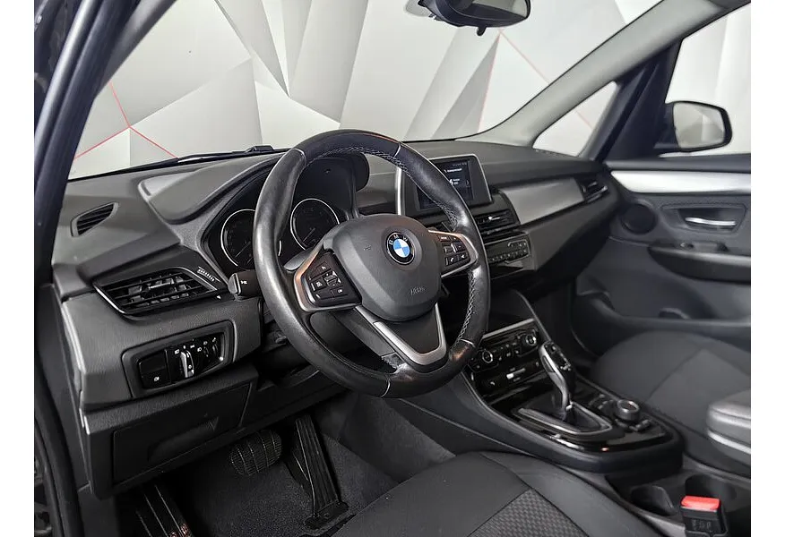 BMW 2 серия Active Tourer 218i AMT (140 л.с.) Advantage Plus Черный в АВИЛОН. Слайд №12
