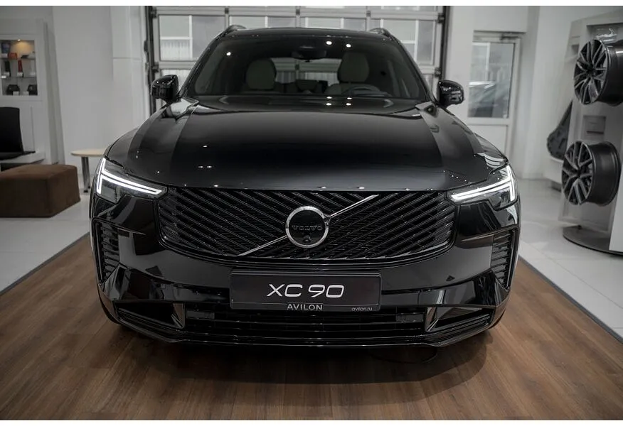 Volvo XC90 2.0 T8 plug-inhybrid AT AWD (7 мест) (455 л.с.) Ultra Bright Черный в АВИЛОН. Слайд №3
