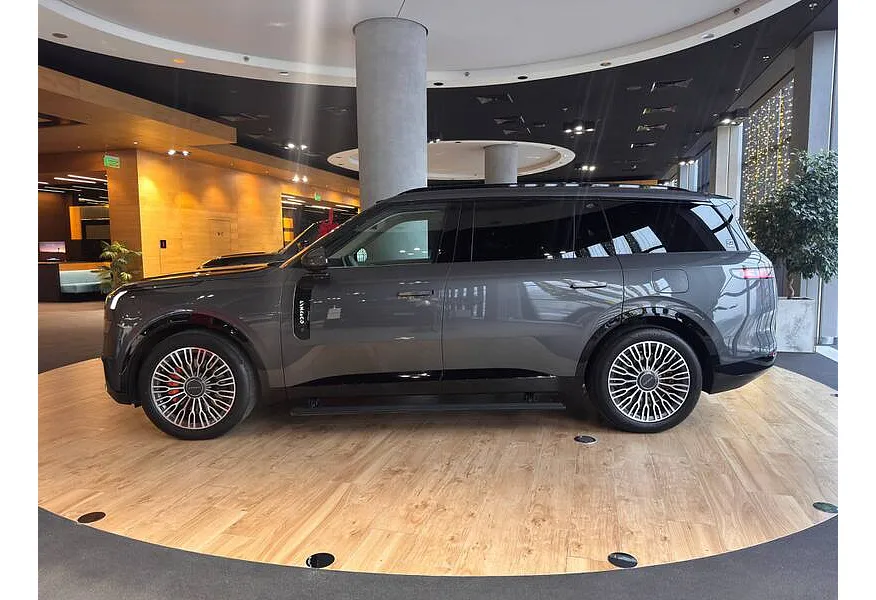 Lynk & Co 900 2.0 AT 4WD (884 л.с.) Discovery Серый в АВИЛОН. Слайд №3