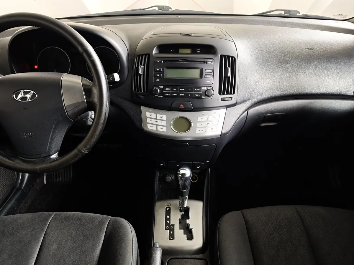 Hyundai Elantra 1.6 AT (122 л.с.) Белый в АВИЛОН. Слайд №13