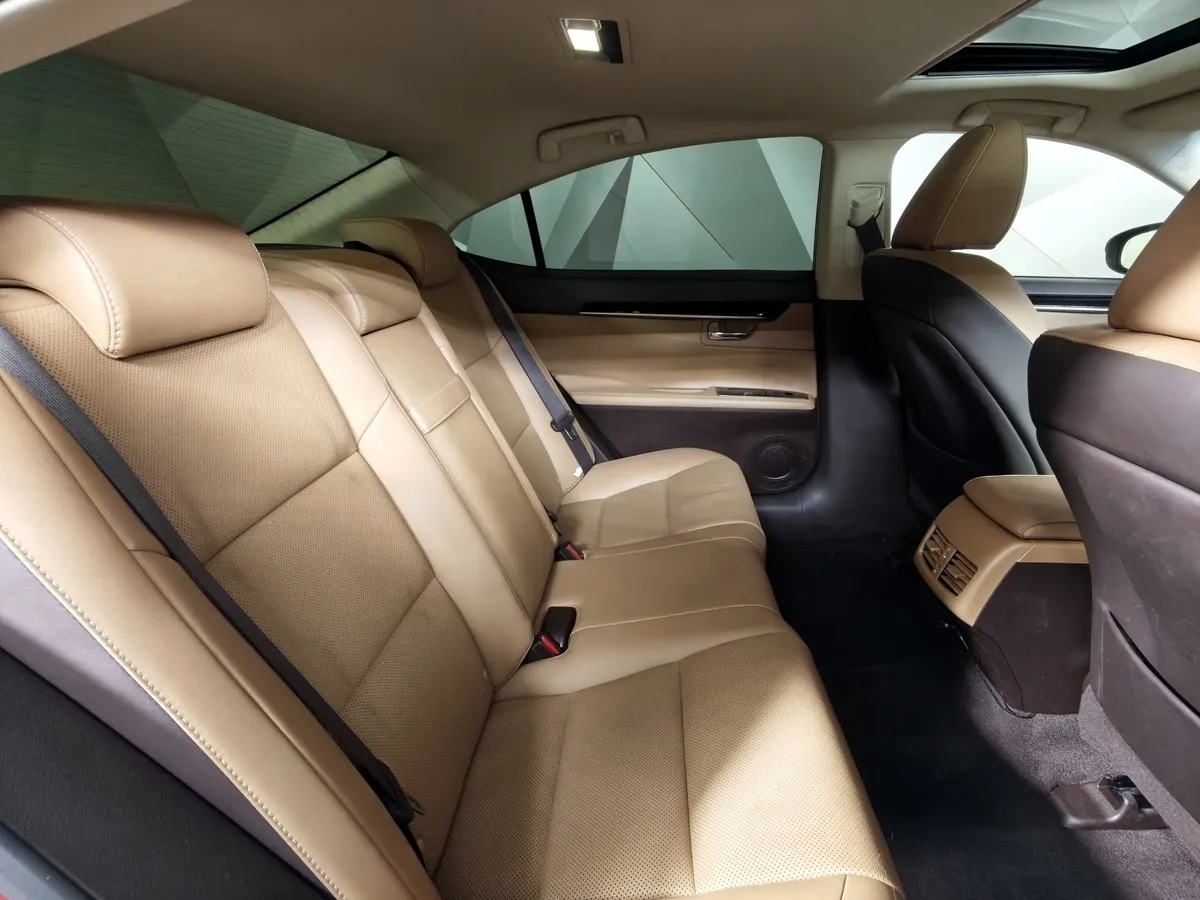 Lexus ES 200 AT (150 л.с.) Красный в АВИЛОН. Слайд №16