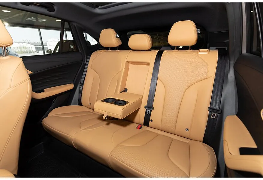 Москвич М70 2.0 AT FWD (200 л.с.) Ультра Черный в АВИЛОН. Слайд №11