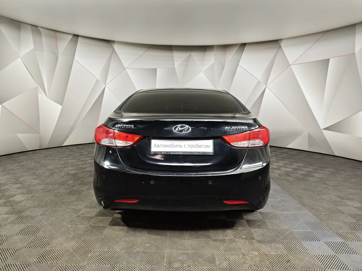 Hyundai Elantra 1.6 MT (132 л.с.) Comfort Черный в АВИЛОН. Слайд №8