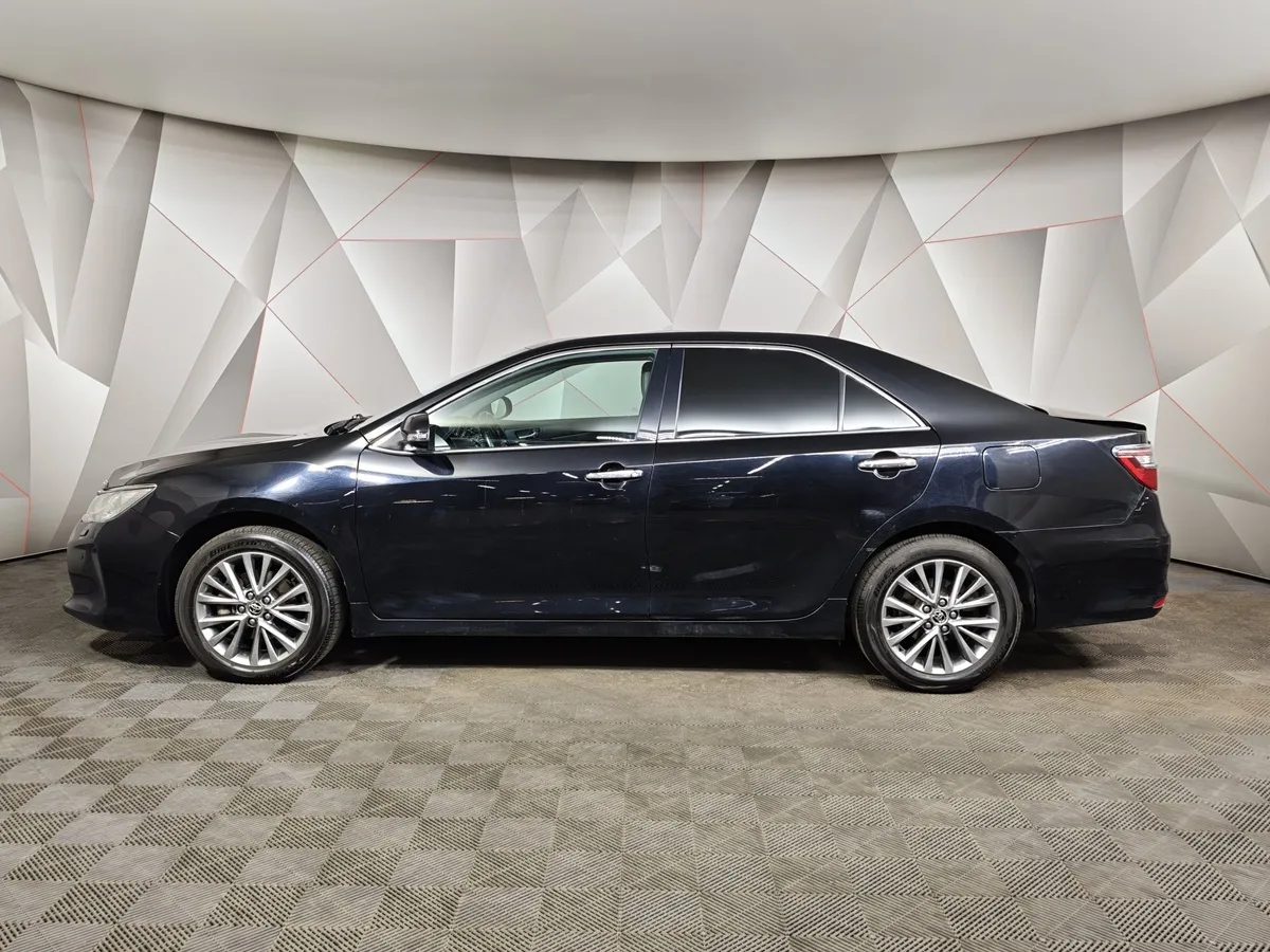 Toyota Camry 2.5 AT (181 л.с.) Черный в АВИЛОН. Слайд №5