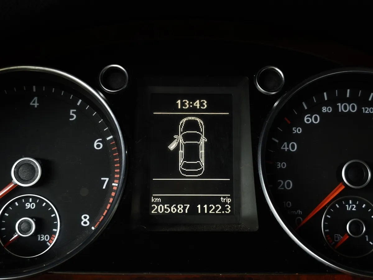 Volkswagen Passat 1.8 TSI DSG (152 л.с.) Серебристый в АВИЛОН. Слайд №17