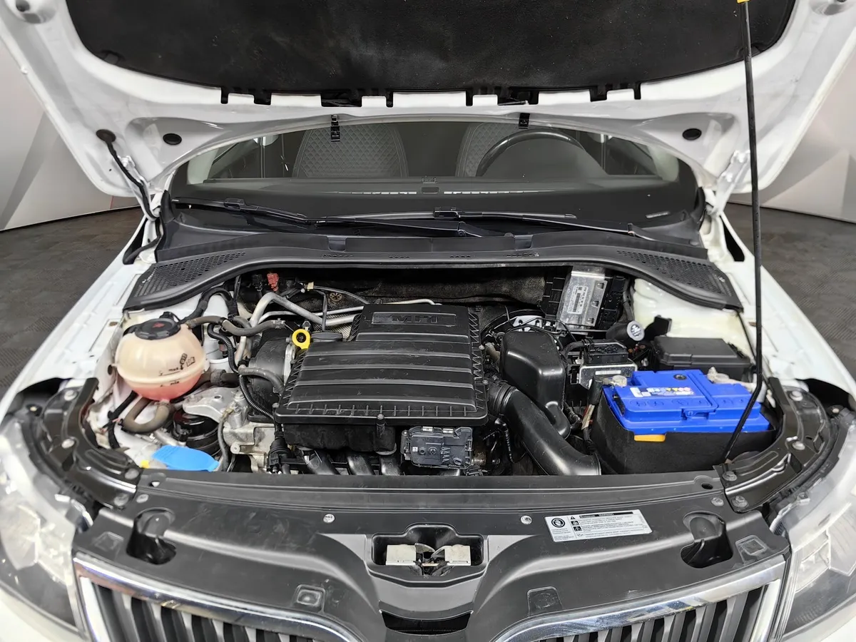 Skoda Rapid 1.6 AT (110 л.с.) Белый в АВИЛОН. Слайд №11