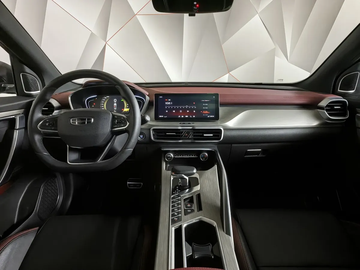 Geely Coolray 1.5T 7DCT 2WD (150 л.с.) Flagship Sport Серый в АВИЛОН. Слайд №13
