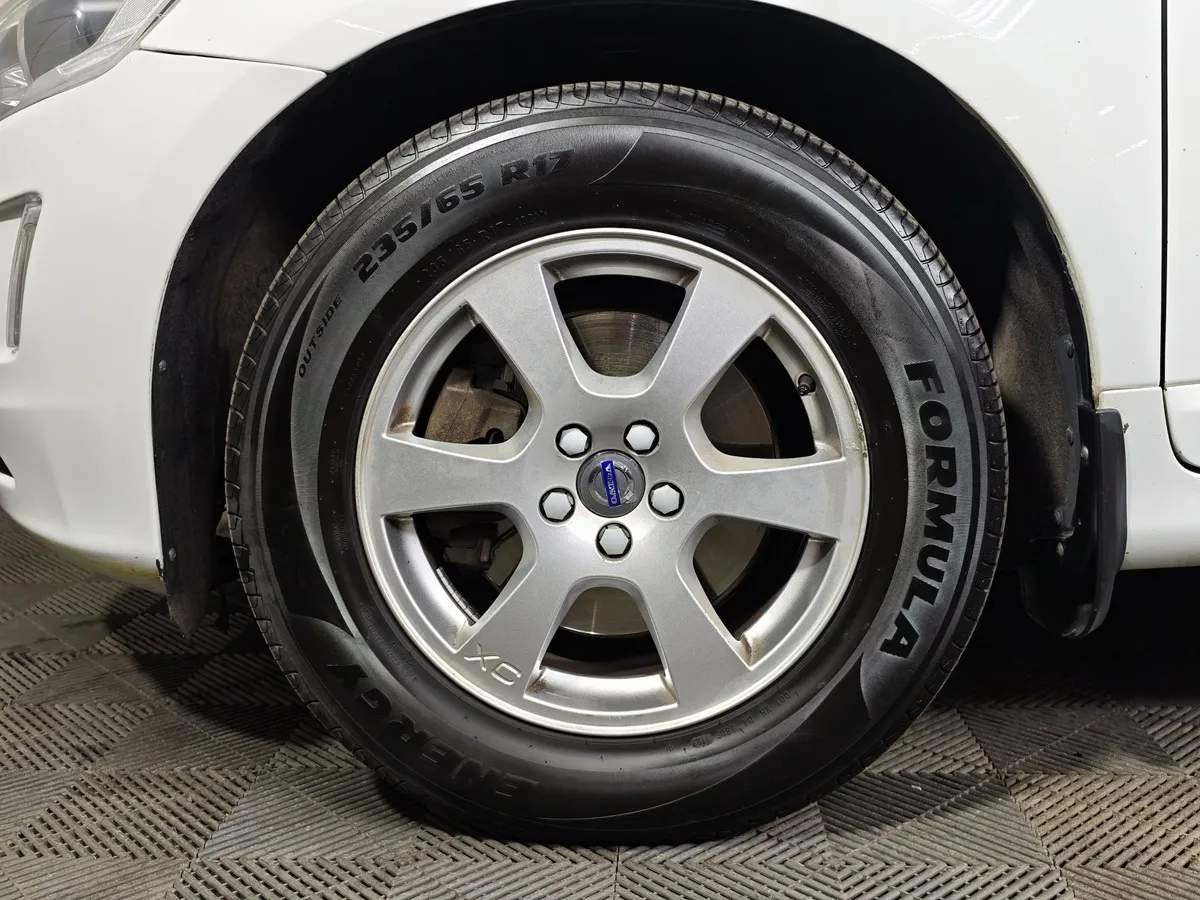 Volvo XC60 2.4 D4 Geartronic AWD (190 л.с.) Белый в АВИЛОН. Слайд №9
