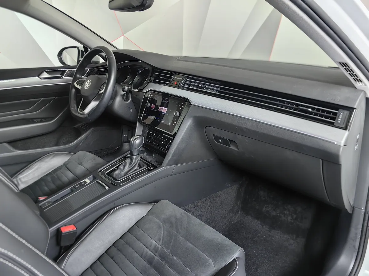 Volkswagen Passat 1.4 TSI DSG (150 л.с.) Business Белый в АВИЛОН. Слайд №12