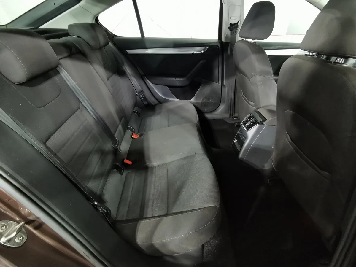 Skoda Octavia 1.6 AT (110 л.с.) Коричневый в АВИЛОН. Слайд №15