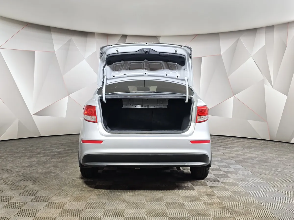 Kia Rio 1.6 6MT (123 л.с.) Серебристый в АВИЛОН. Слайд №12