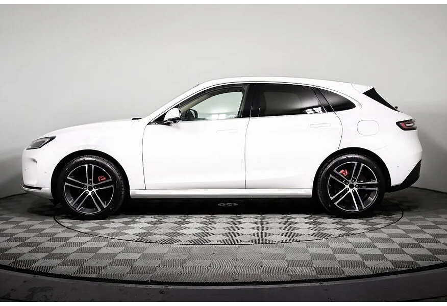 АВИЛОН - Seres M5 1.5 AT 4WD (496 л.с.) Premium Белый - slide 1