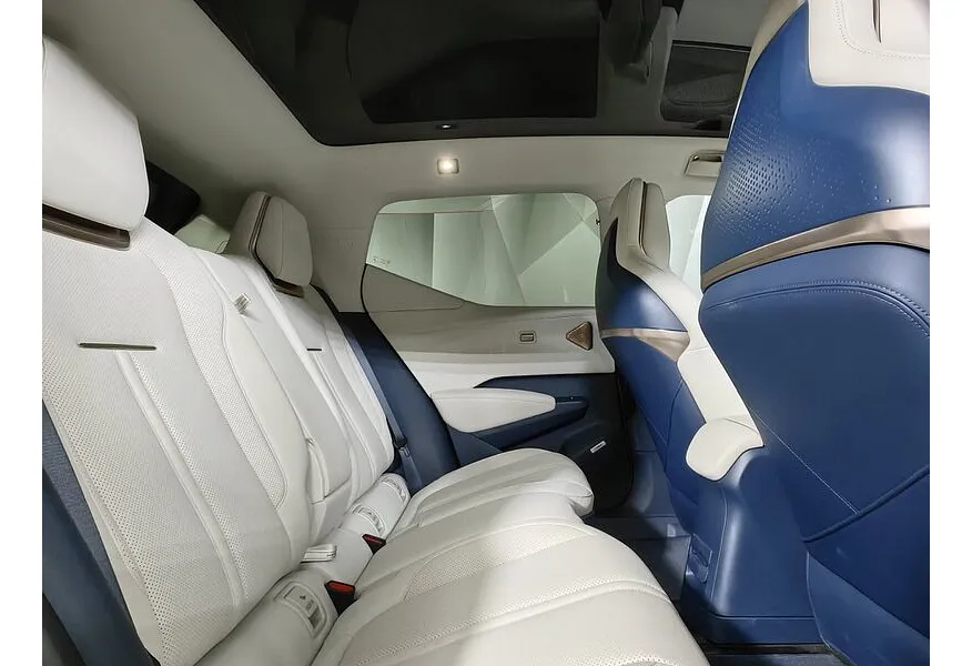 Zeekr X AT 4WD (428 л.с.) YOU Edition Белый в АВИЛОН. Слайд №16