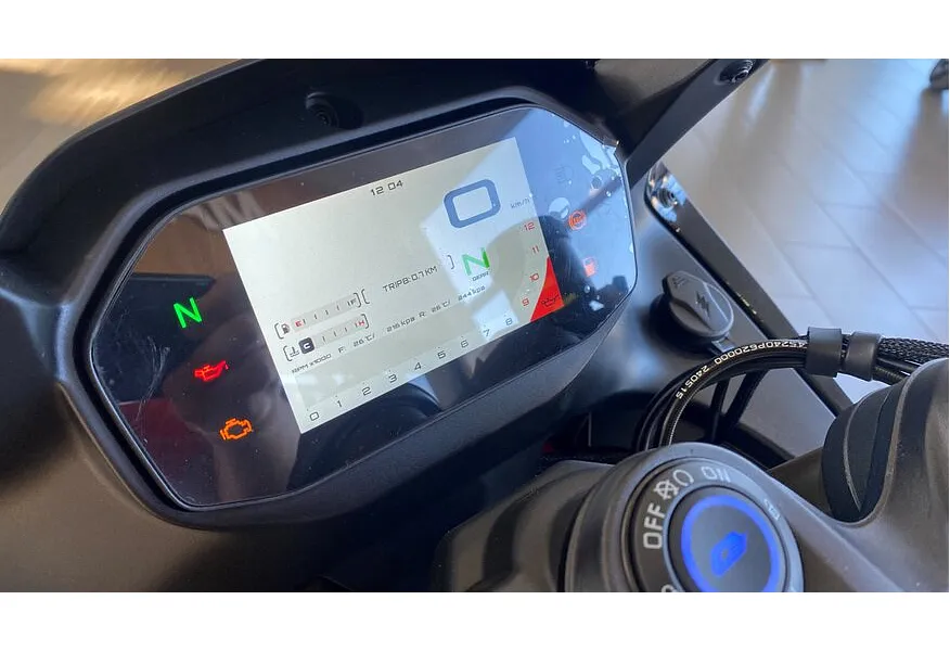 LIVE. Слайд №5